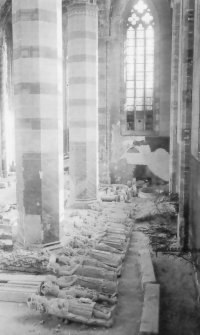Einlagerung der Figuren des Altstadtrathauses in St. Petri